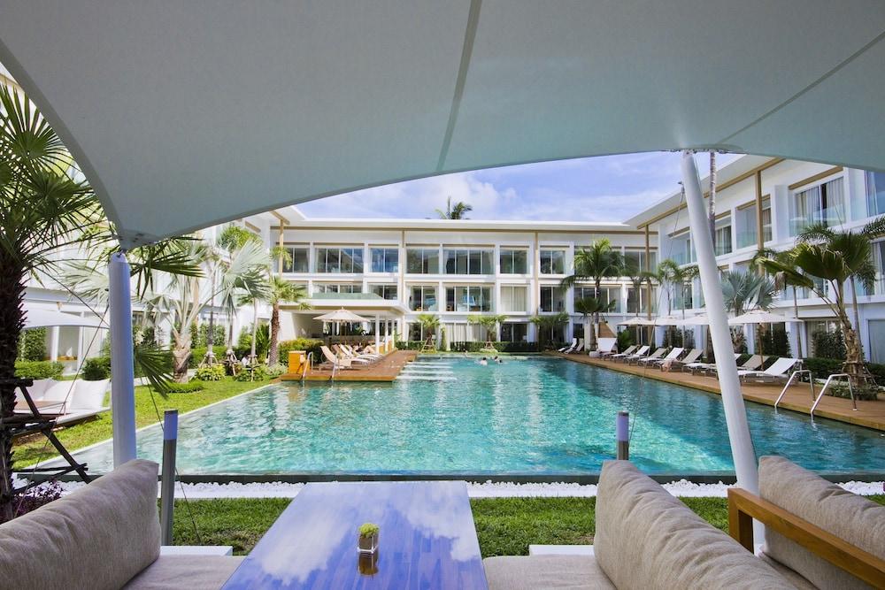Chi Samui Resort Outdoor Pool