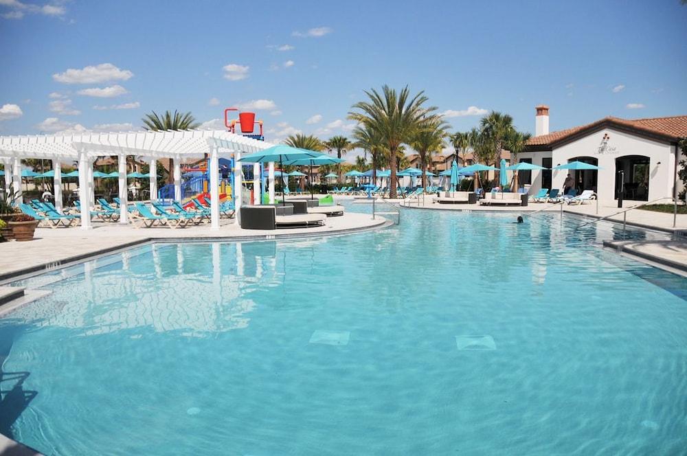 ويندسور آت ويست سايد نمبر 14 - 9 بد رومز 6 باث رومز فيلا حمام سباحة مصغر/للتدريب