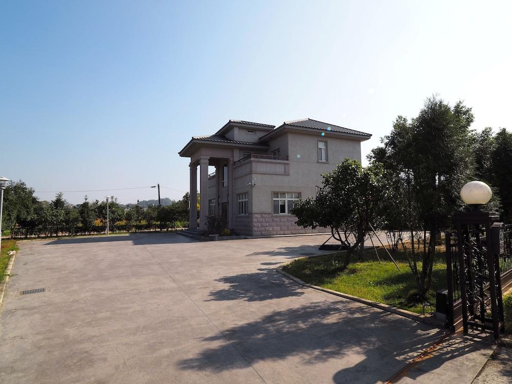 جرين آيلاند جيست هاوس