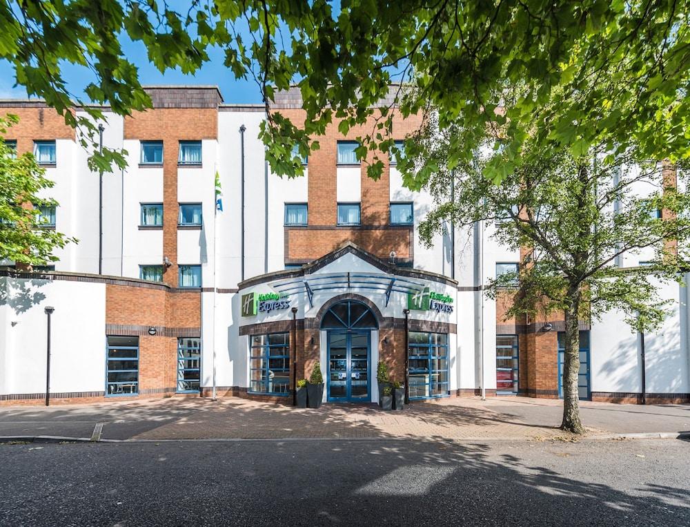 هوليداي إن إكسبرس ب ل فاساتس تي يماي ايتش جي الصورة الأساسية