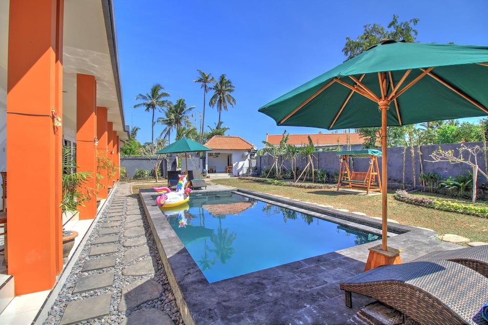 جاي إن جاي جيست هاوس