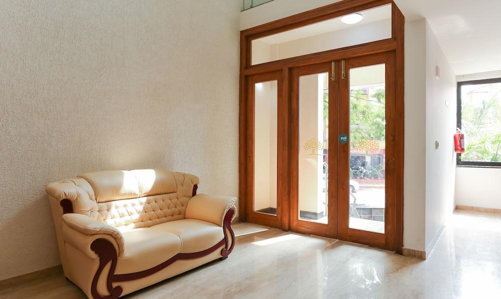 Treebo Trend Vijaya Grand Interior Entrance