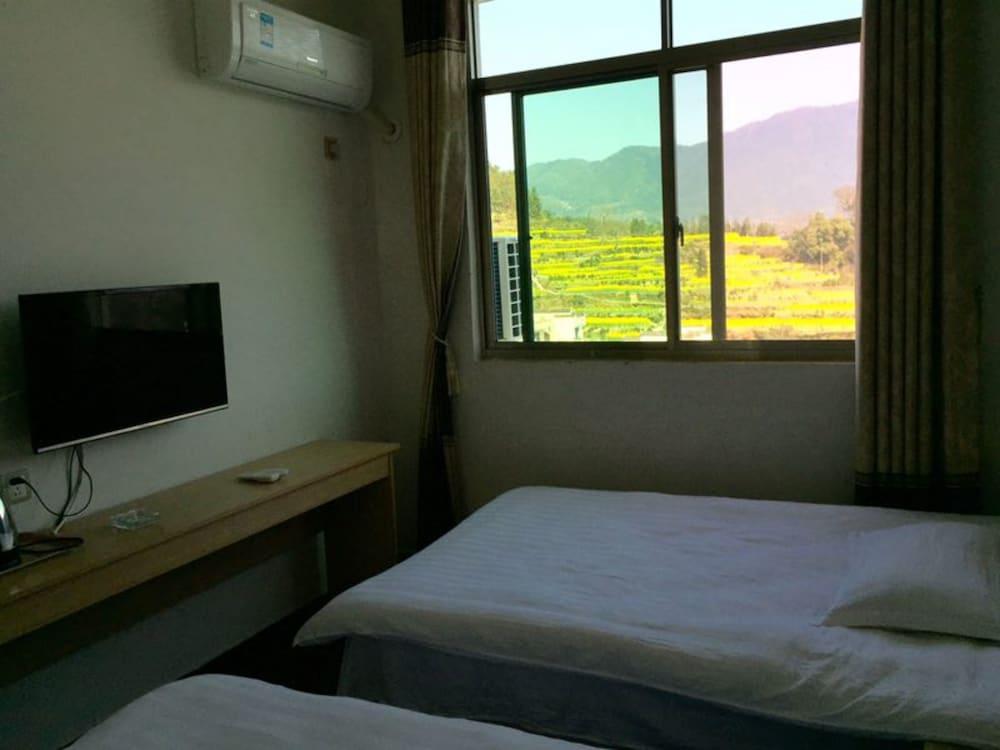 Wuyuan Jiangling View Inn Room