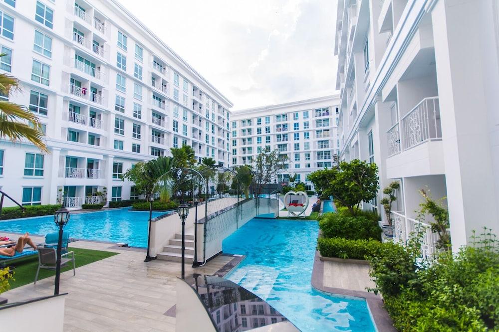 The Orient Resort and Spa by Happy Host Waterslide