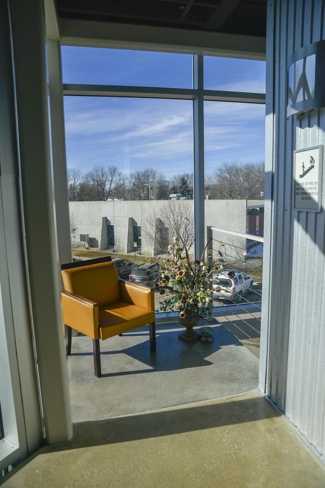 ووتركريست هوتل آت إتش إتش سي سي الصورة الأساسية