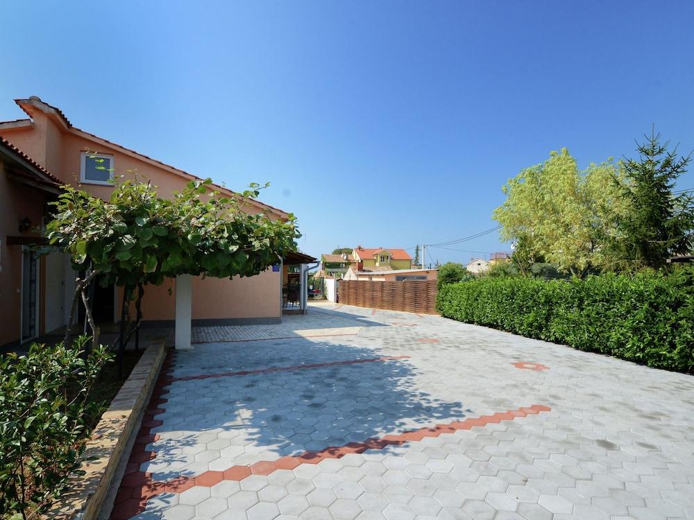 Apartment for up to 5 Persons near Porec with Shared Pool Exterior