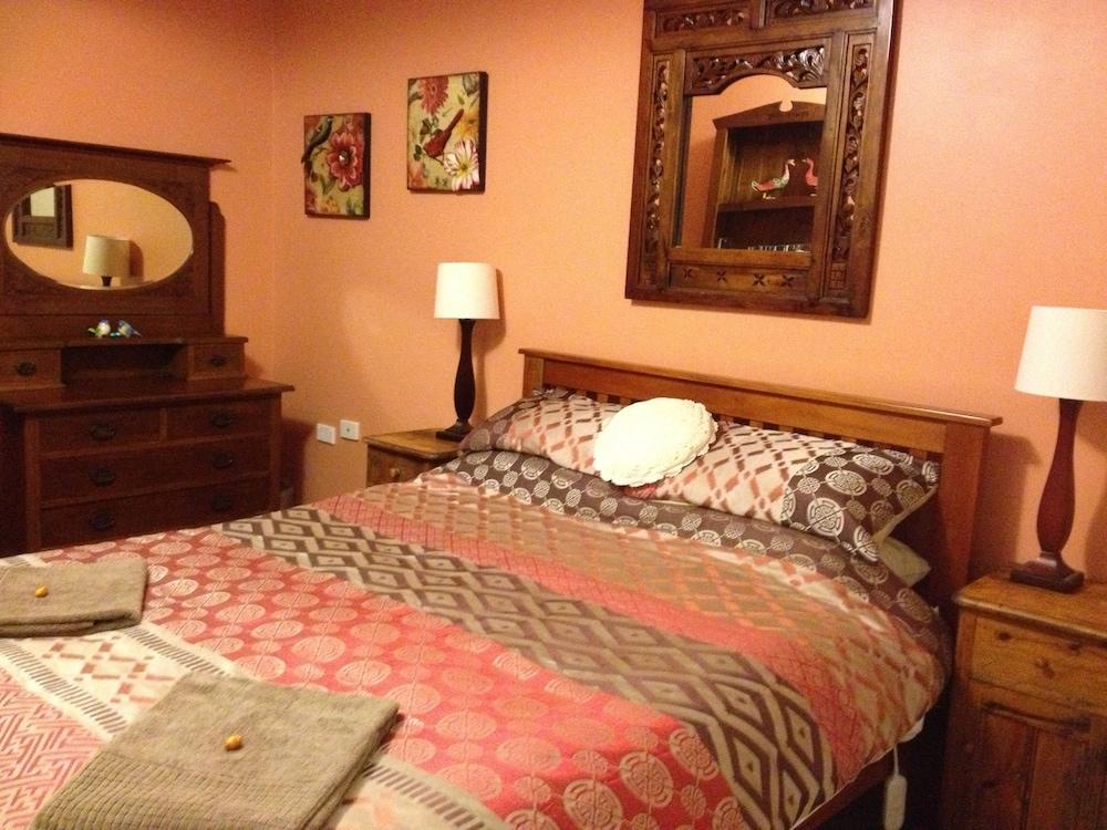 Cliff View Studio Room