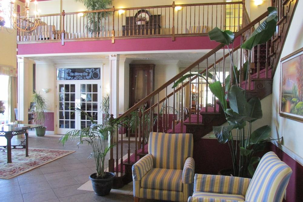 White Columns Inn Lobby