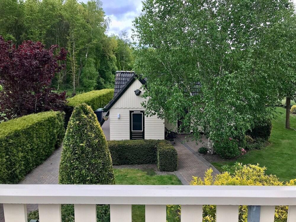 Elegant Holiday Home in Noordwolde near Spokeplas Lake