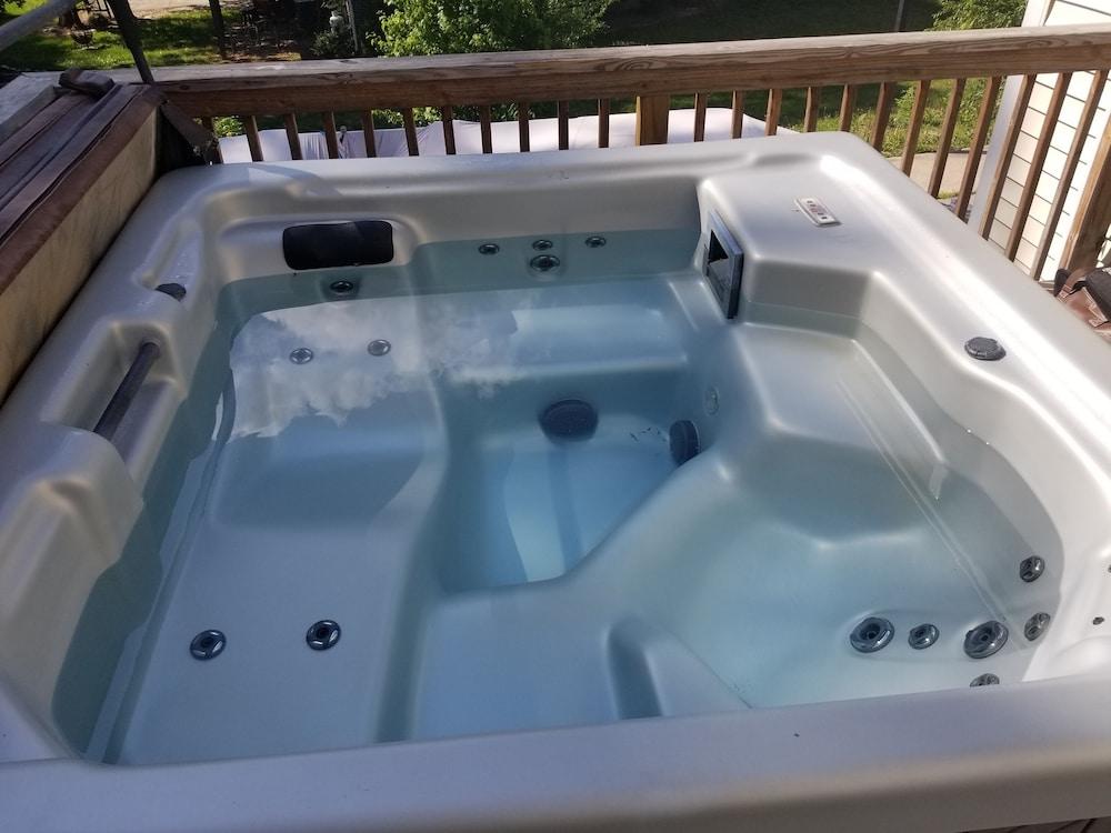 كيرنرزفيل هوت توب بول  أركاد جيم وايفي كوفي مغطس سبا مكشوف