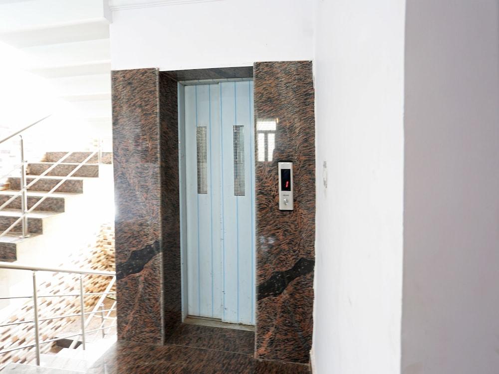OYO Flagship 40126 Polytechnic Chauraha Interior