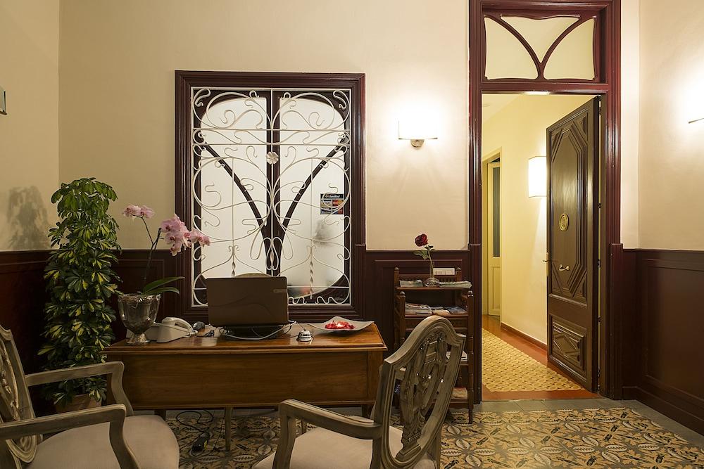 بالو بوتيك هوتل منطقة الاستقبال