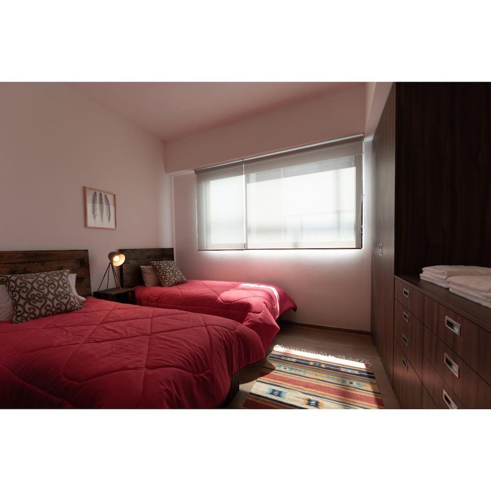 ديستينيشن روما نورتي إنفينيتي بول روف توب غرفة