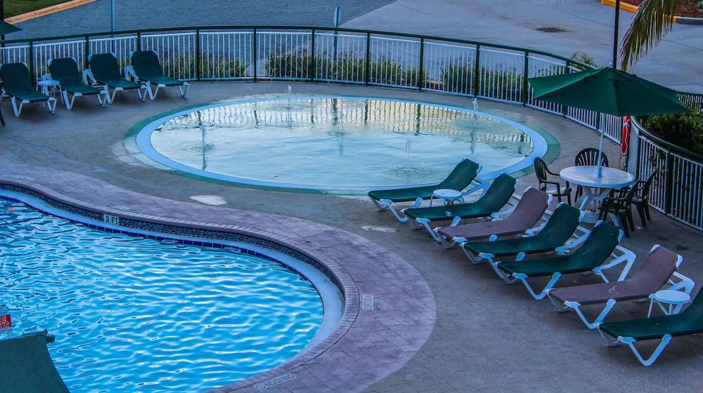The Resort on Cocoa Beach Outdoor Pool