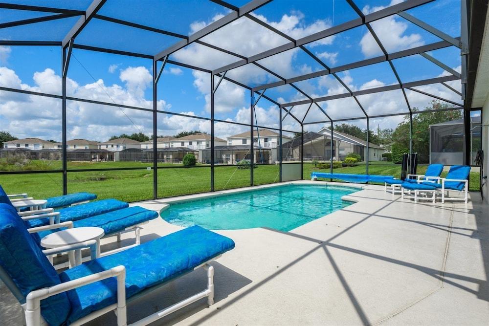 Fabulous 5 bed Villa With a West Facing Pool With no Rear Neighbours Overlooking Conservation Land Waterslide