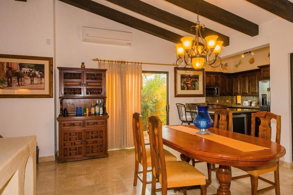 ووك تو كابو مارينا آند داون تاون: فيّا ميرا فلوريس داخلي