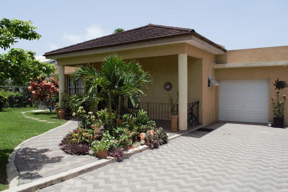 New Kingston Guest Apt at Evans Featured Image