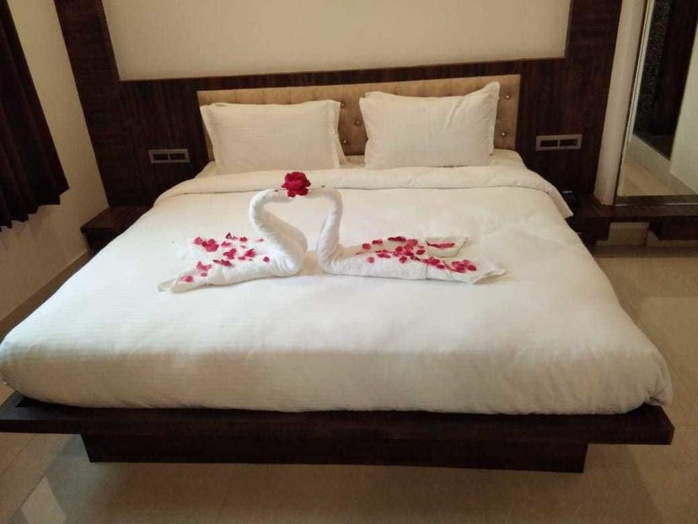 Tanishq Resort Nimbahera Room