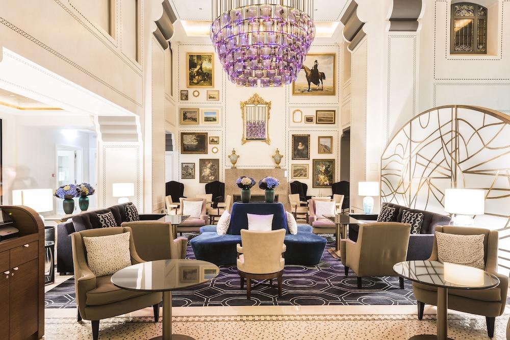 رويال سافوي هوتل آند سبا منطقة الجلوس في الردهة