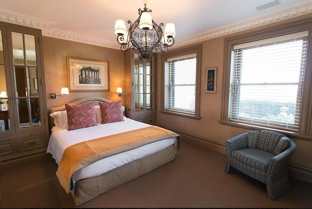 ليندين هول غرفة