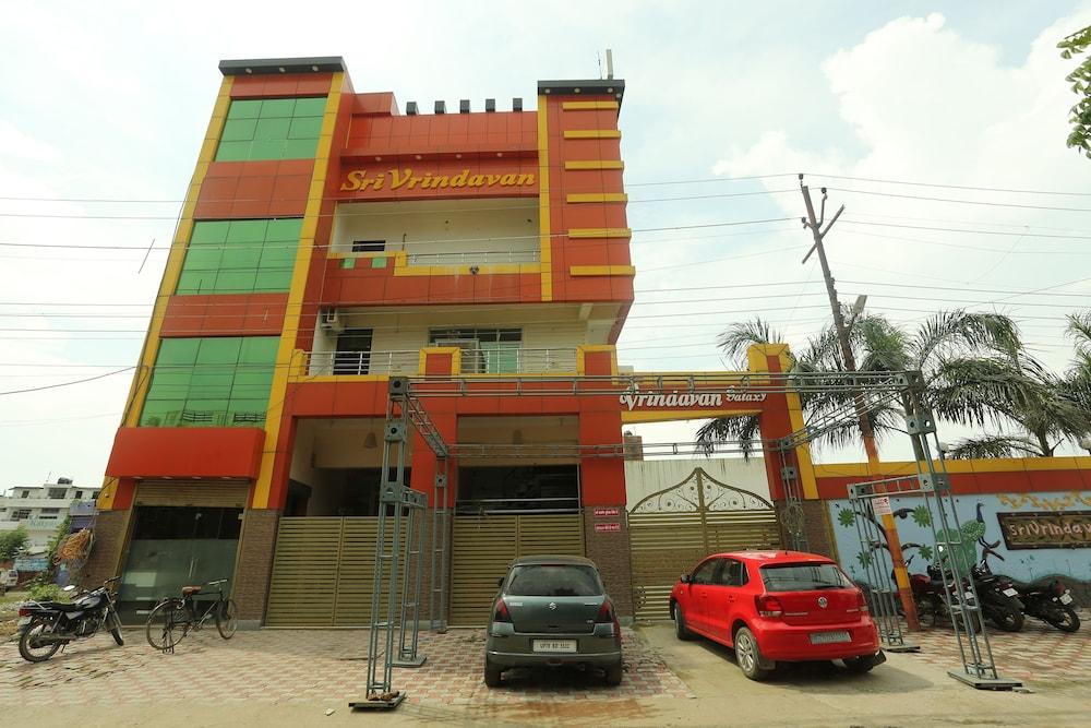 OYO 17204 Vrindawan Galaxy Featured Image