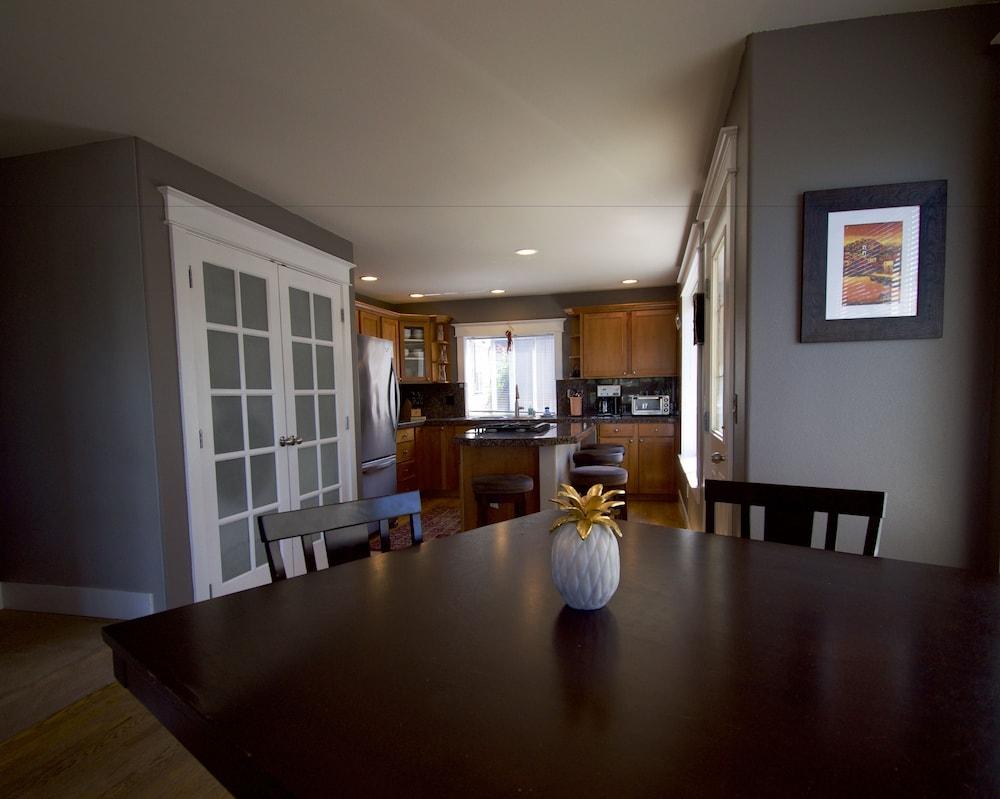 كومفرت آند جرايس أون كوين أن هيل تفاصيل الفندق من الداخل