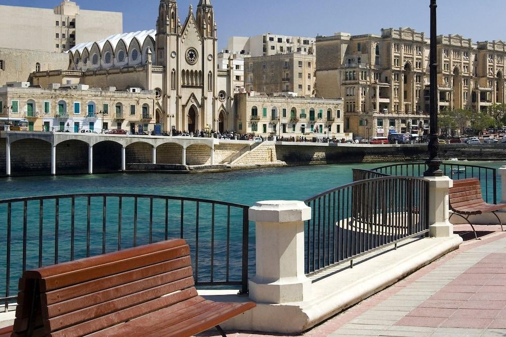 Centric and Spacious Apartment With Wifi and Balcony Waterslide