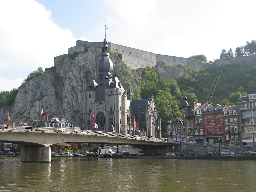 مودرن هوليداي هوم إن وولسورت ويذ تيريس المنطقة الخارجية