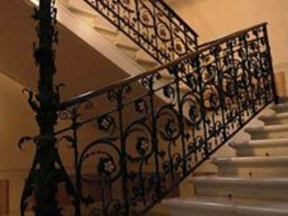 بيلفيلا باي أو اي ٔيمورا ديل ري داخلي