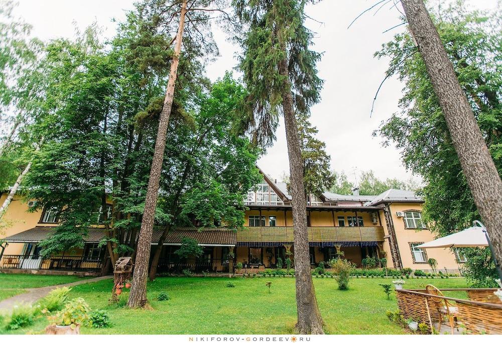 آرت هوتل بوشكينو