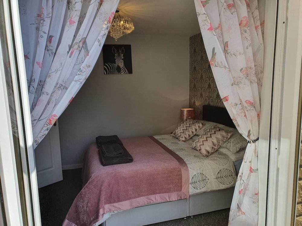 The Wee Studio For Two Room