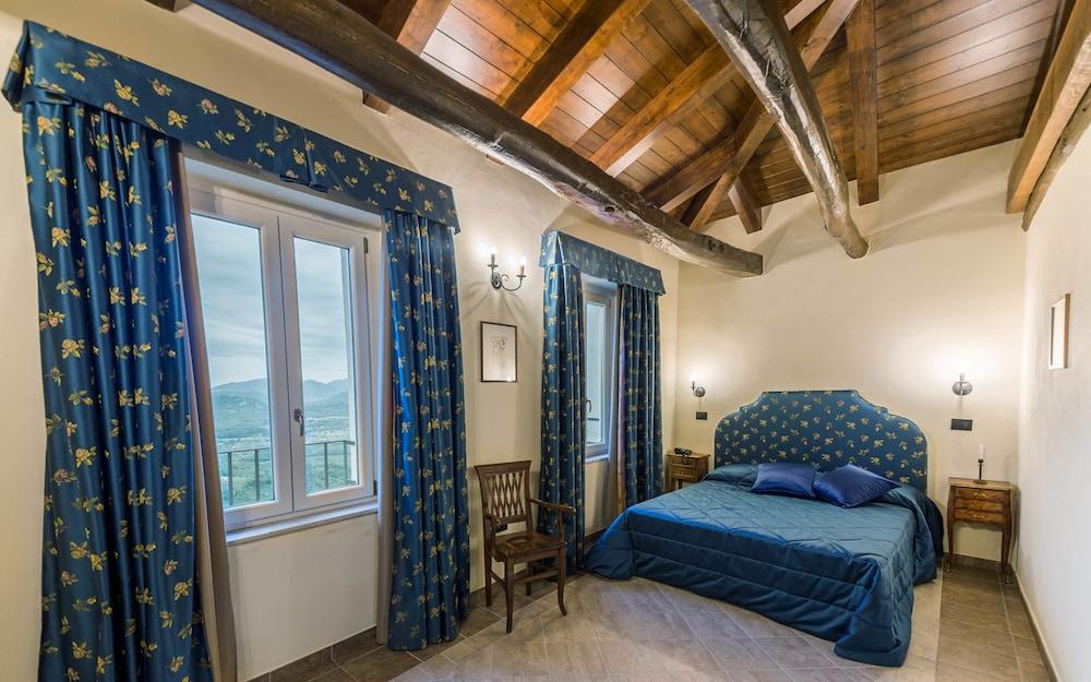 بالازو سيستاري هوتل