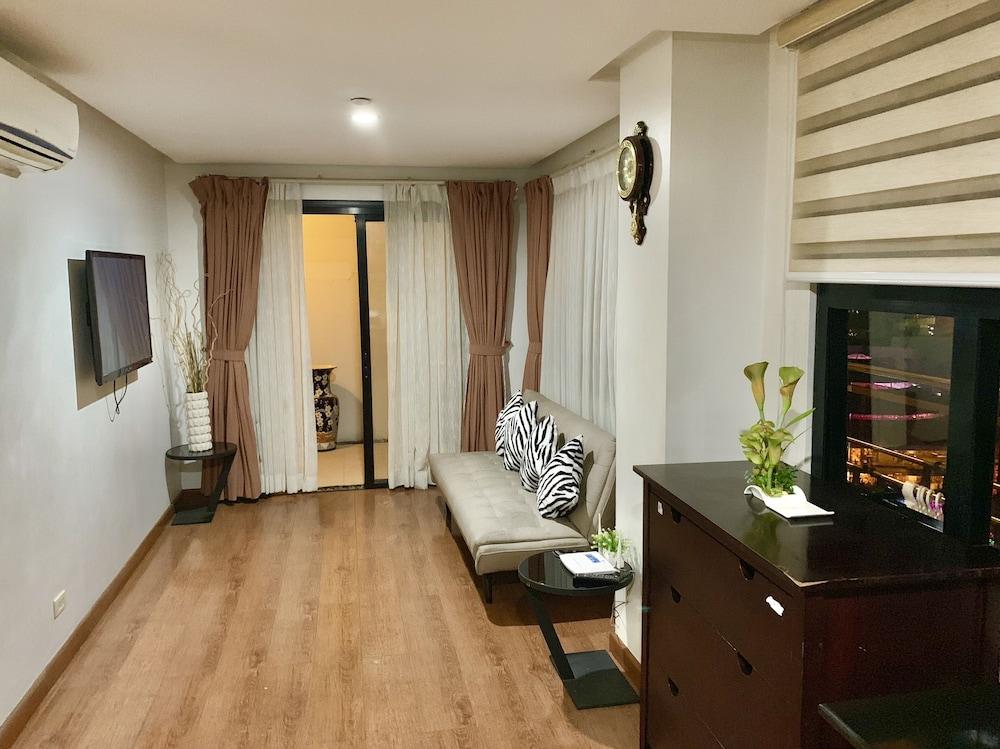 Spacious 1 BR Unit in AppleOne Ayala Interior Detail