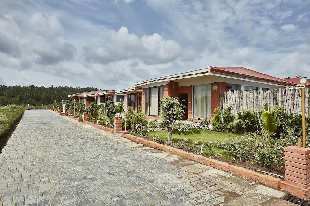 Sixth Element Exterior