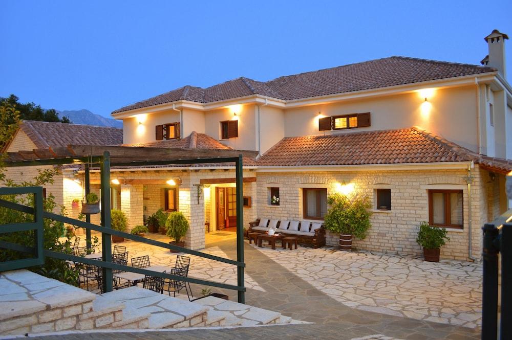 Lakmos Hotel