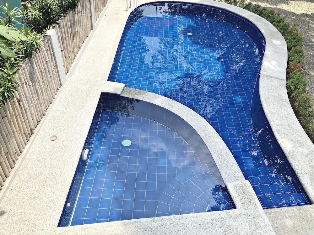 R & S Rest Place Resort Outdoor Pool