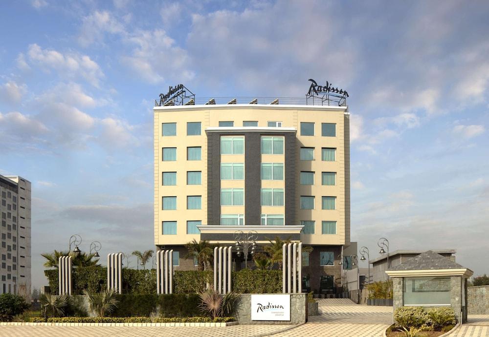 Radisson Chandigarh Zirakpur Exterior