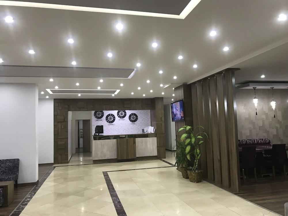 Hande Hotel Reception