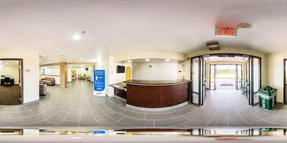 كواليتي إن آند جرينفيل آي-30 الردهة