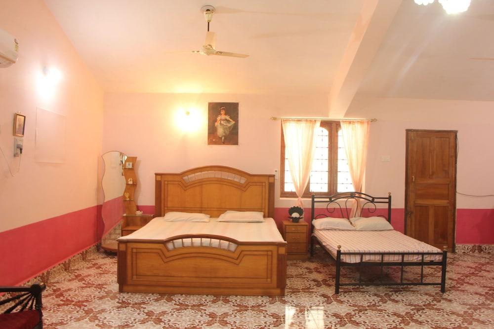 OYO 9362 Home Beach View Studio Coco Beach Room