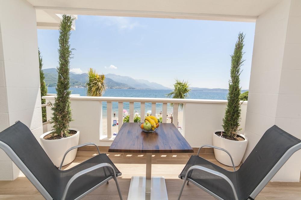 هوتل بيلا روزا