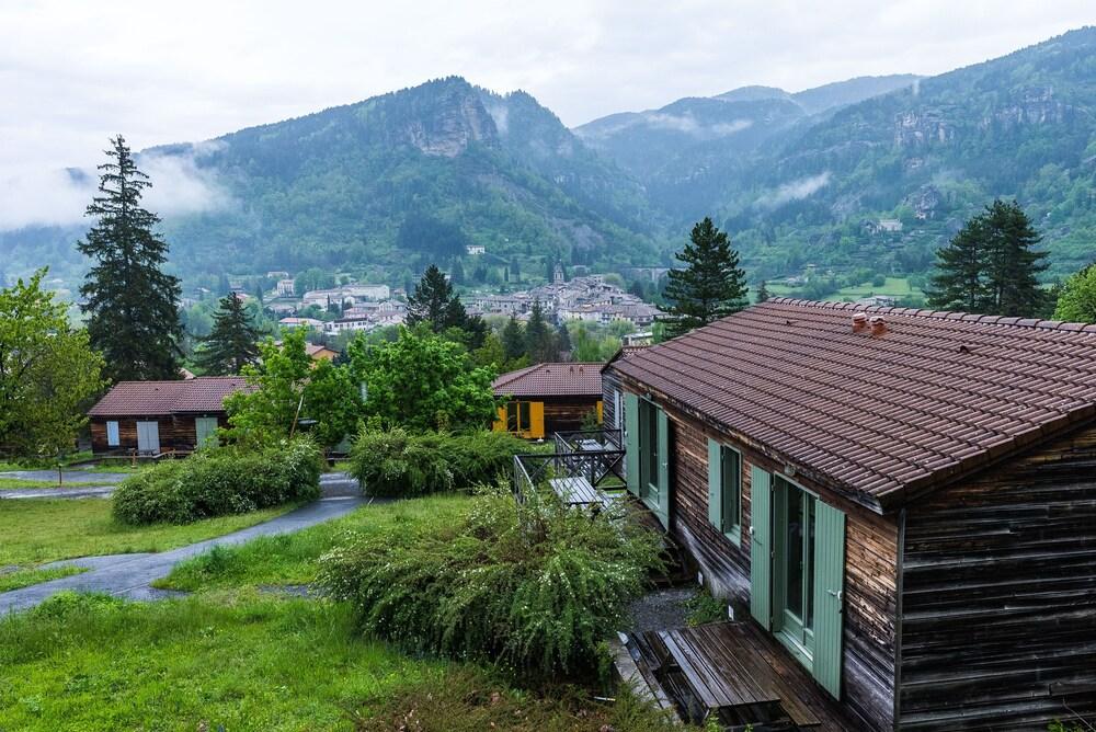 لو بري مارتن فيليدج دوتس المنطقة الخارجية