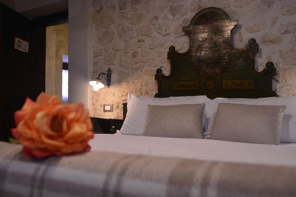 Robur Marsorum Albergo Diffuso Room
