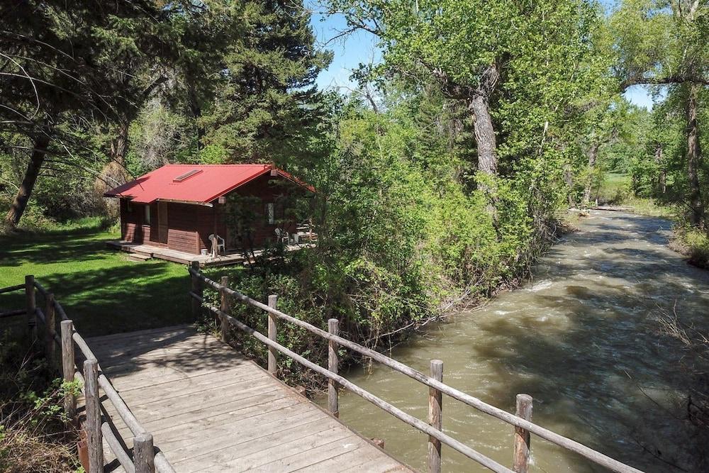 Ennis - T-lazy-b Ranch Property Grounds