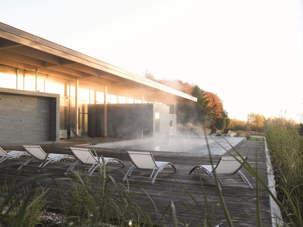 LOGIS Marne Source des Sens Outdoor Pool