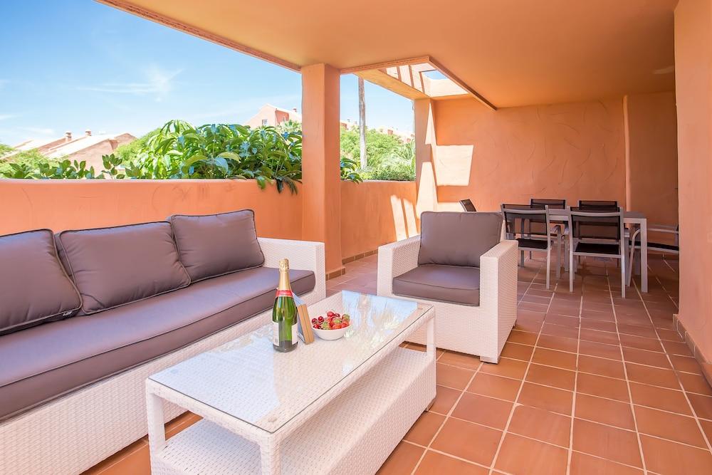 لاكزوريوس آند سبيشوس، 3 بد روم أبارتمنت زد إيه16