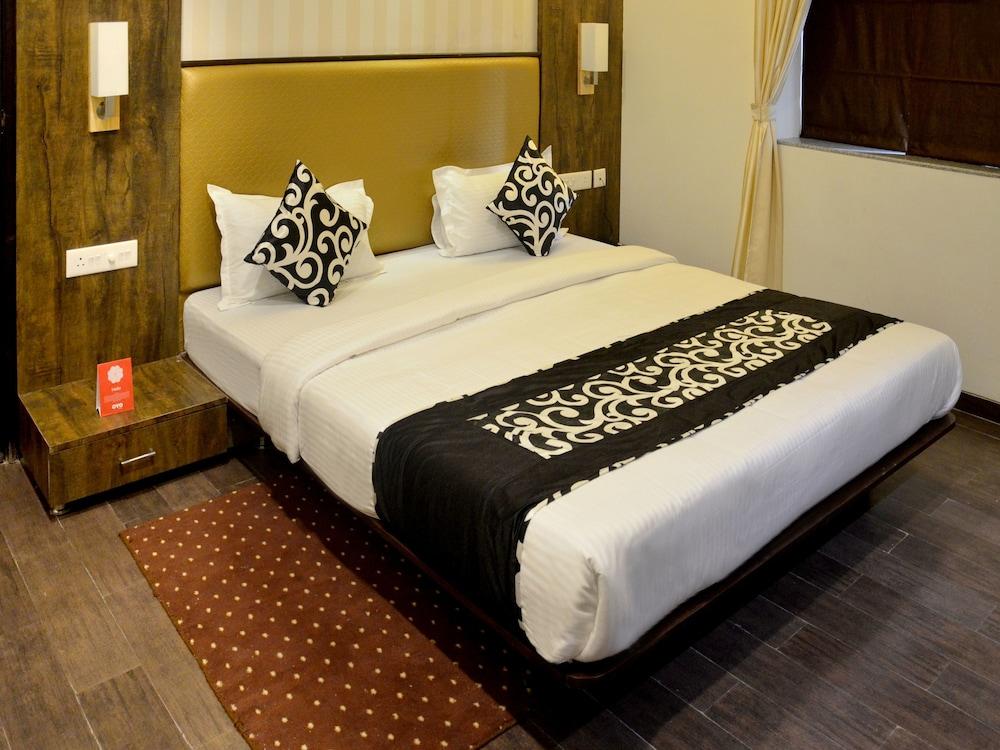 OYO 5777 The President Hotel