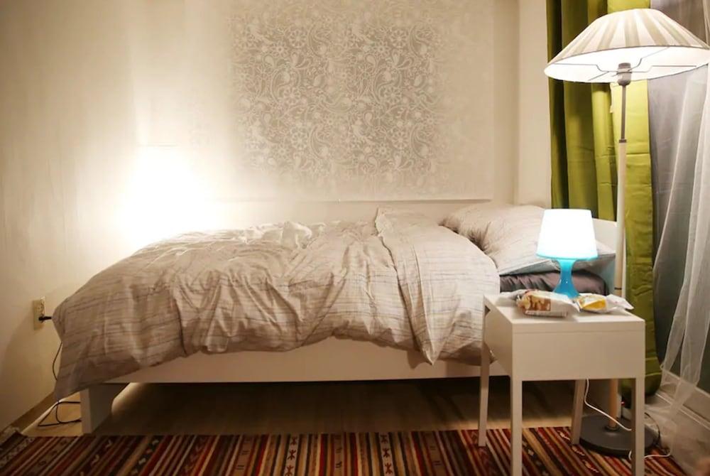 JJ's Studio in Hongdae Room