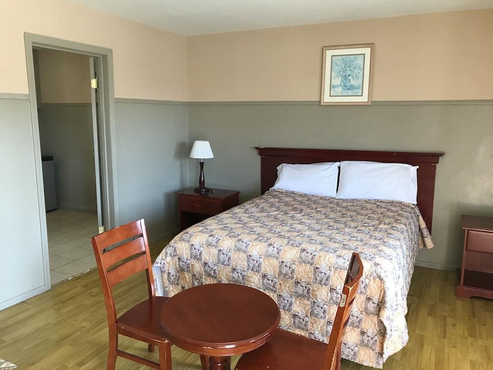 صن شاين فيليدج موتل