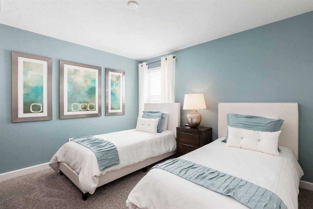 9 بد روم تشامبيونز جايت بول هوم غرفة